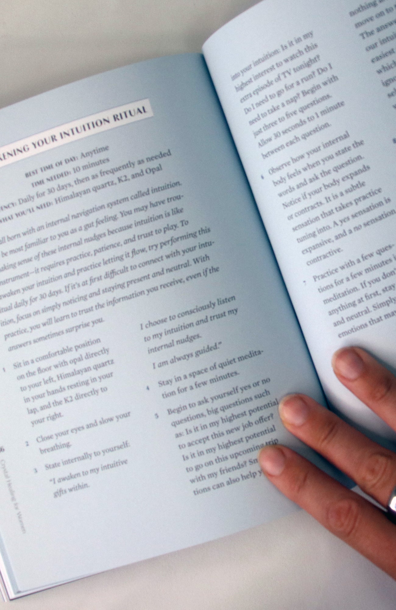 Crystal Healing for Women: A Modern Guide to the Power of Crystals for Renewed Energy, Strength, and Wellness